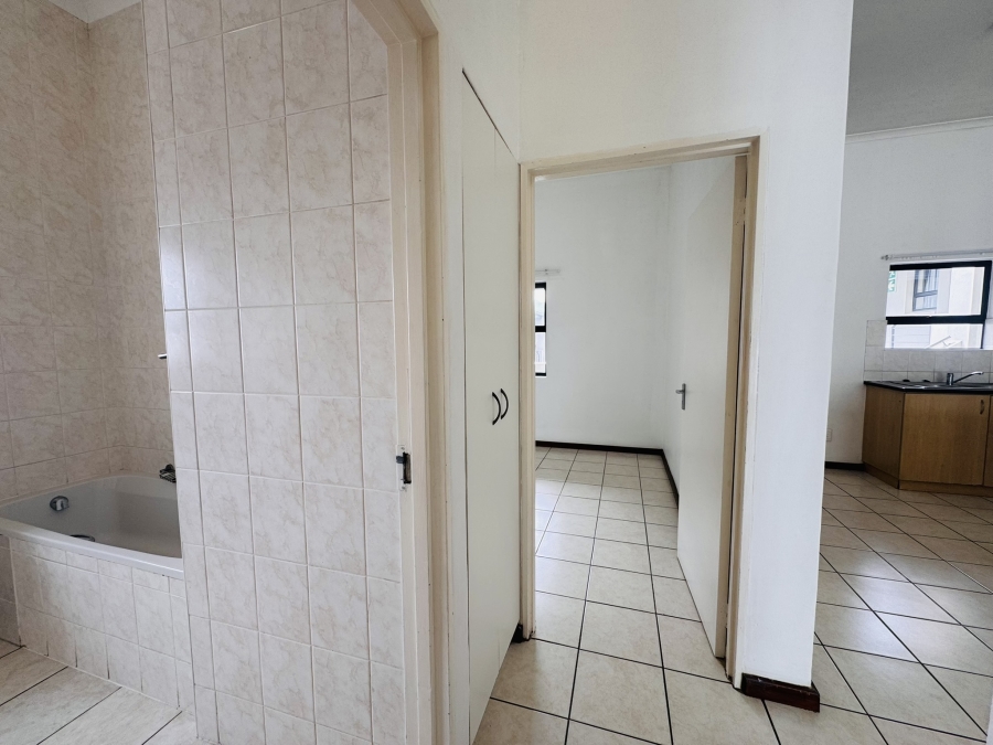 2 Bedroom Property for Sale in Admirals Park Western Cape